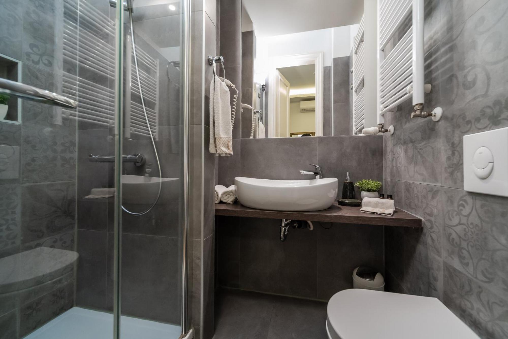 Aurelia Antik & Rooms, Center *