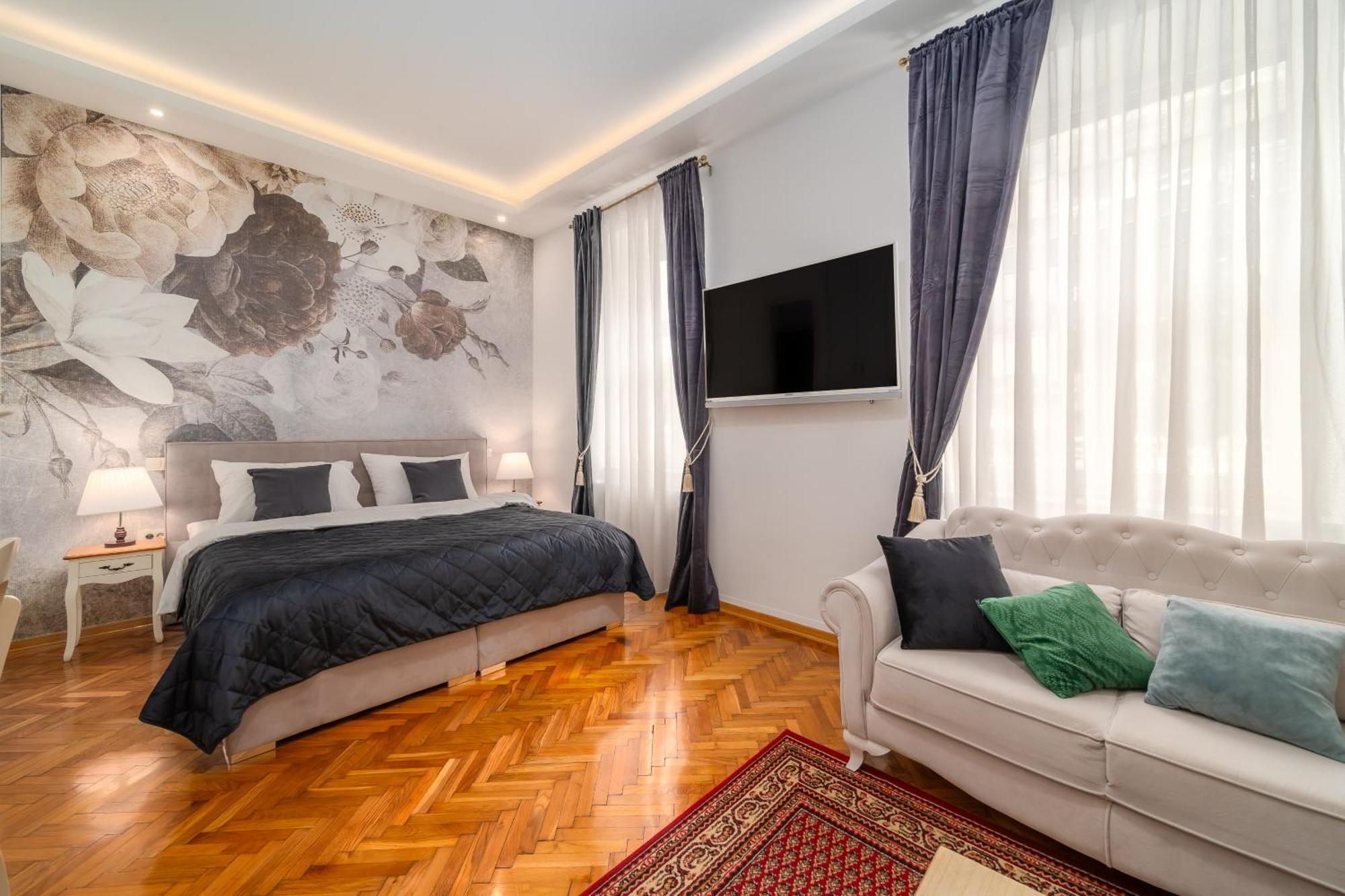 Aurelia Antik & Rooms, Center